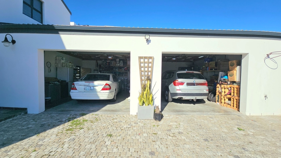 5 Bedroom Property for Sale in Sandy Point Beach Estate Western Cape
